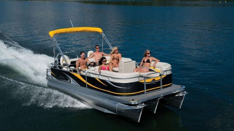 Pontoon Chicago Boat Rentals On The Chicago River Stylechicago Com